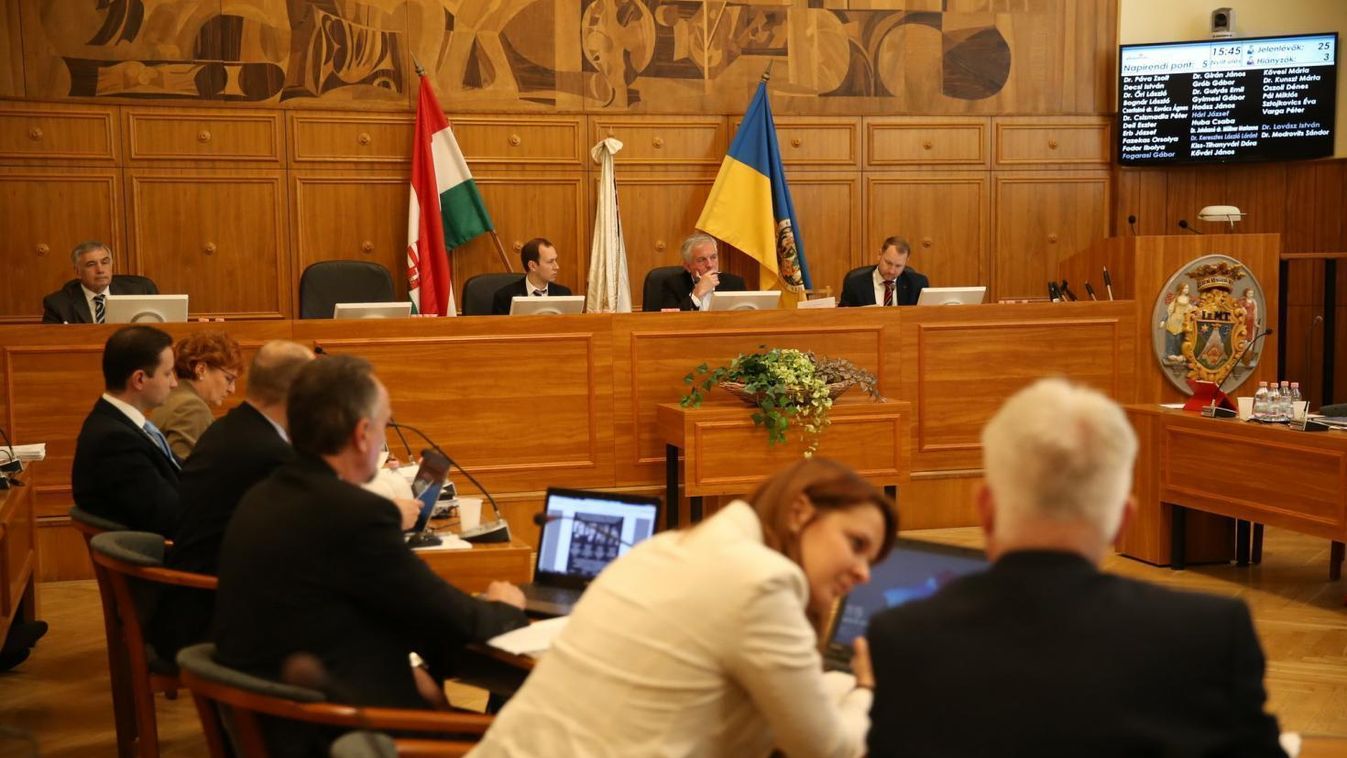 Nem fognak unatkozni a városatyák a nyári szünet előtti utolsó testületi ülésen