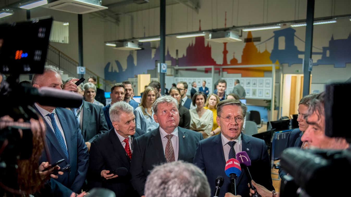 Süli János: a legkorszerűbb blokkok épülnek meg