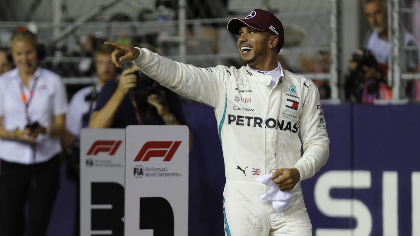 Hamiltoné a pole pozíció