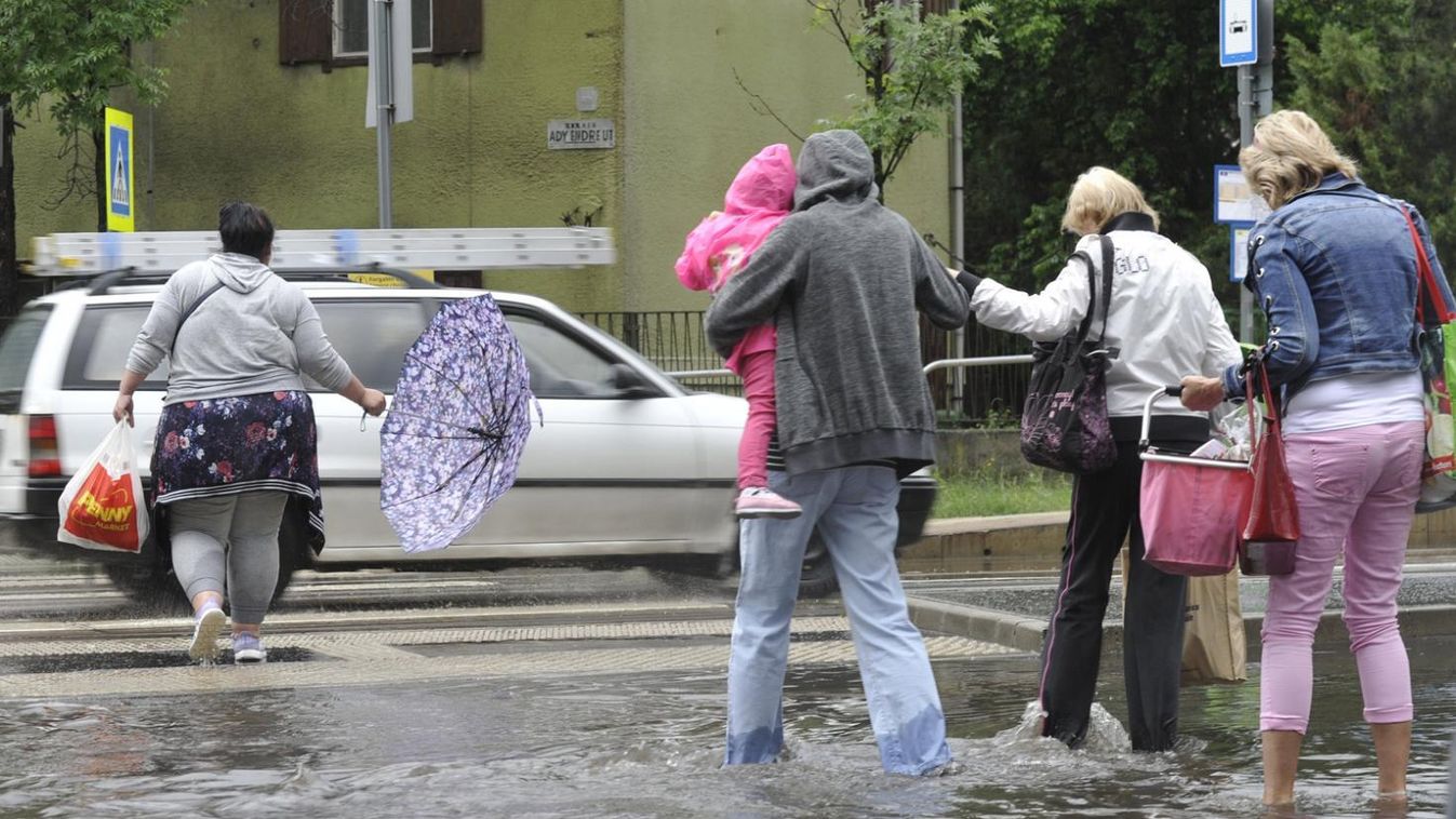 Központi segítséget kap több település a viharkárok felszámolására