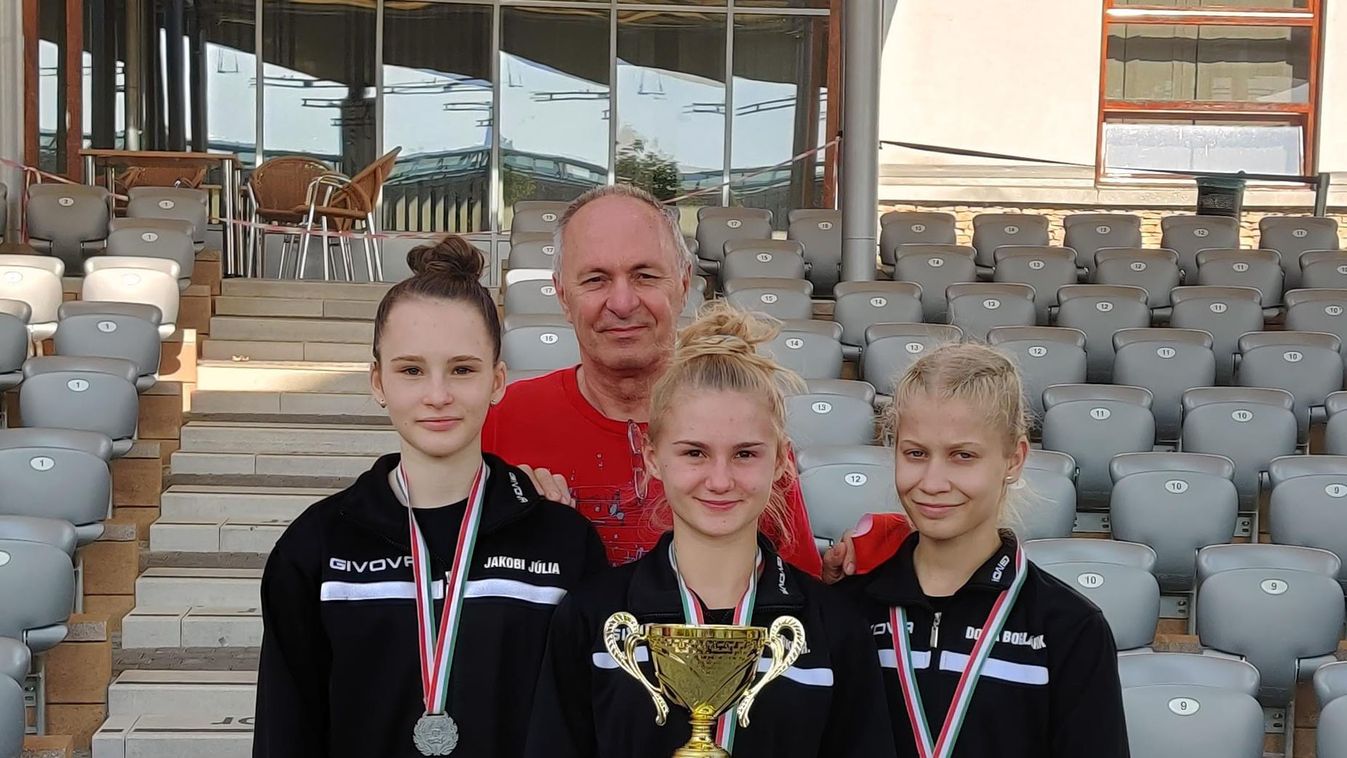 Öt éremmel tértek haza az ob-ről a pécsiek