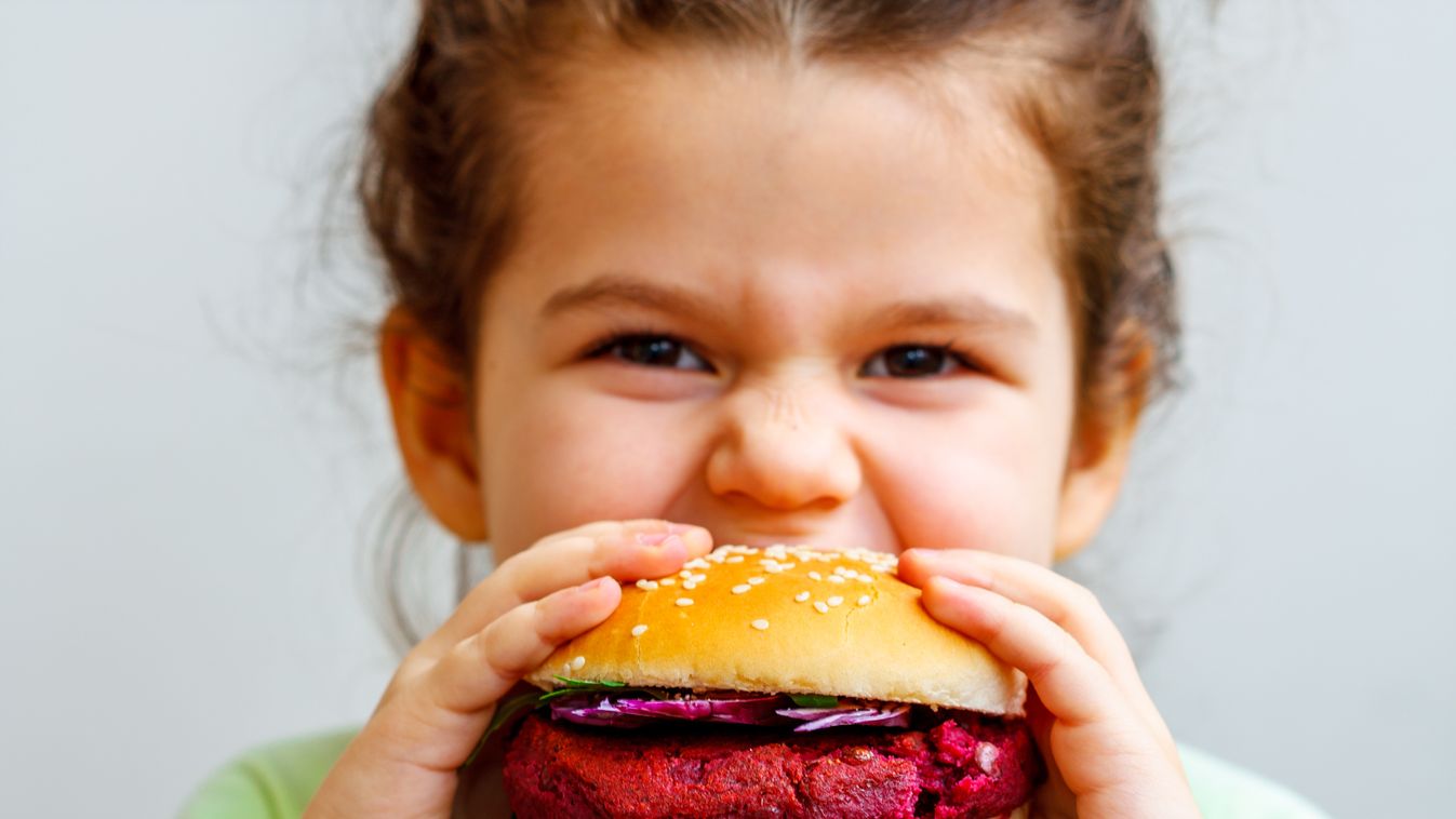 Már perlik is a vegánok a húsmentes hamburgert