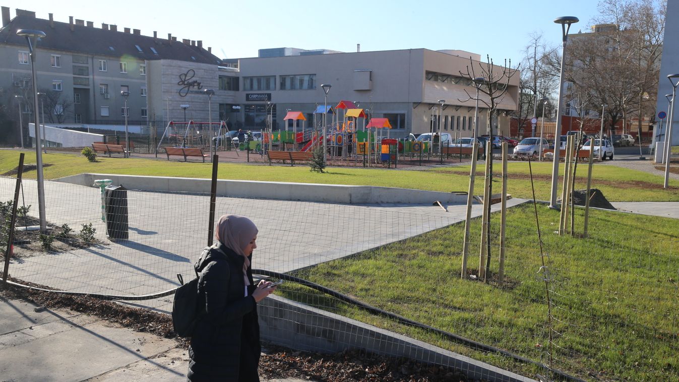 Elkészült a magasház helyén az új közpark és a modern játszótér
