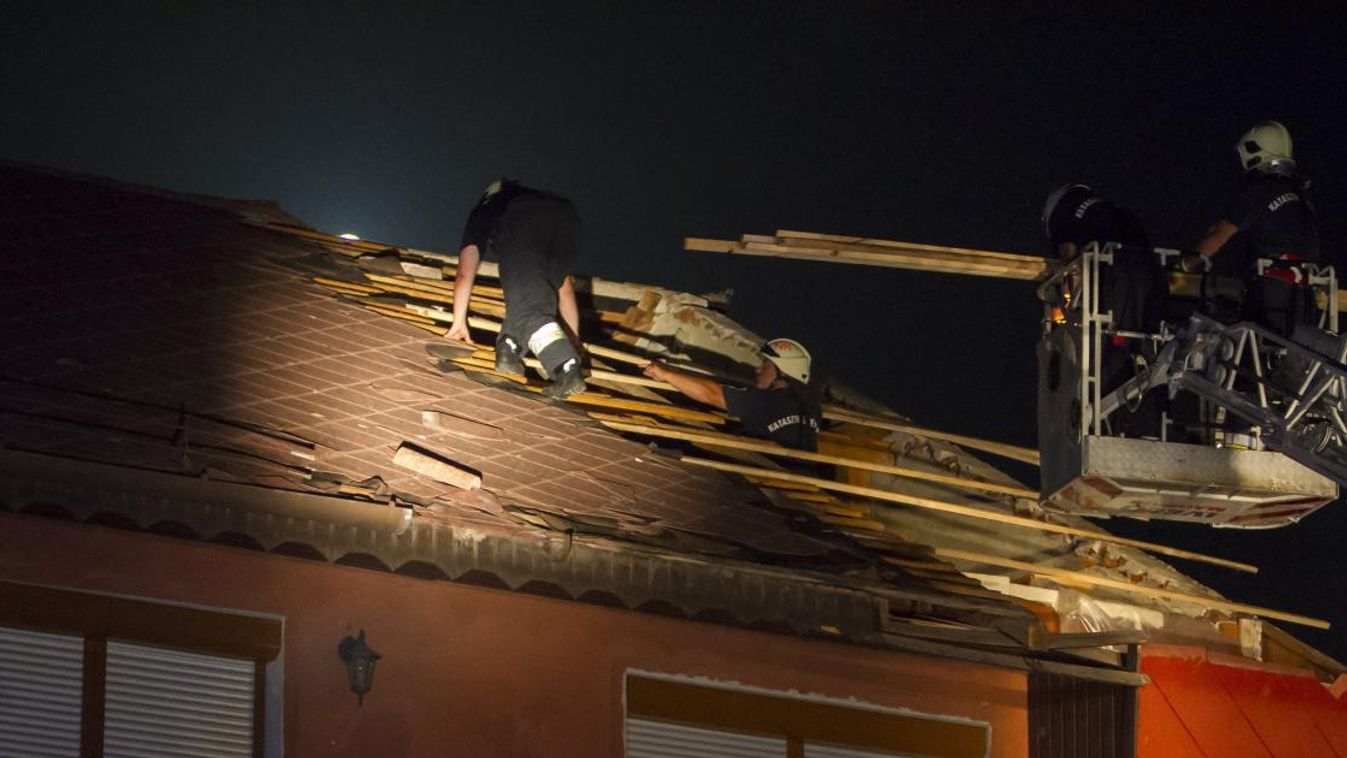 Tetőbontással derülhet ki a baj forrása