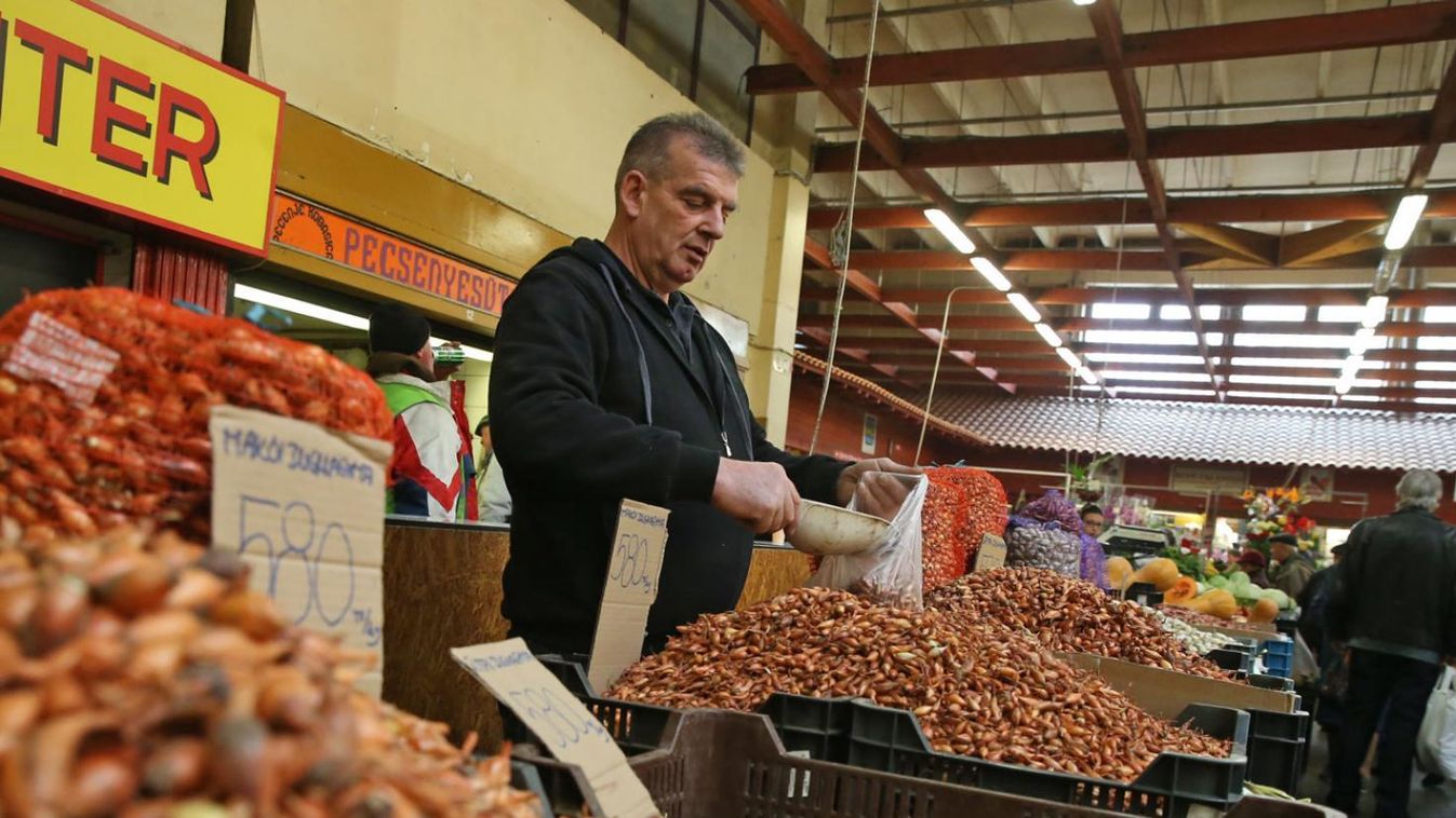 Gusztusos halmokban állnak a tavaszi zöldségek a pultokon