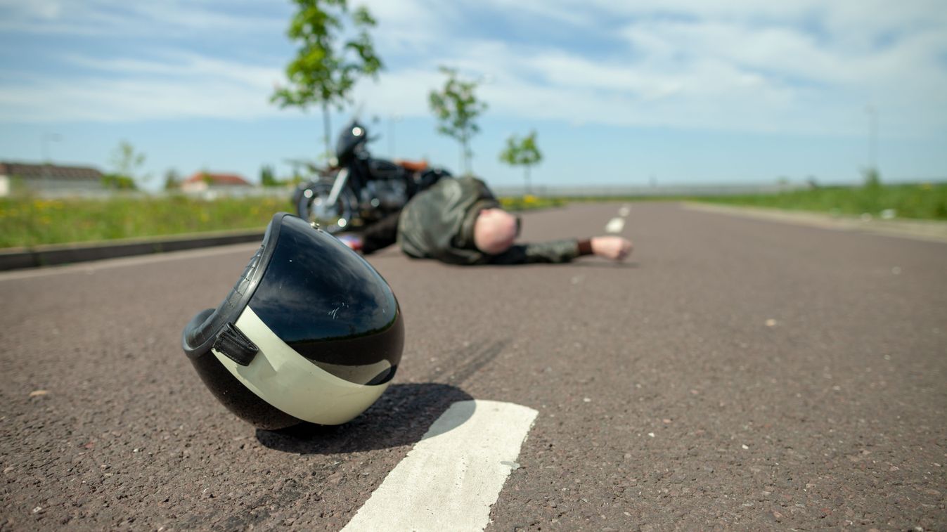 Gyilkolt az alkohol: napokig küzdött az életéért az elgázolt motoros