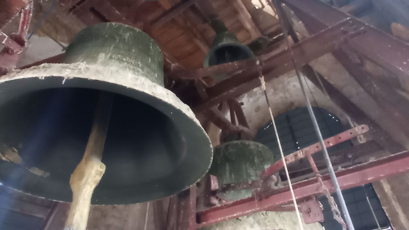 Közel száz éve zeng, most adománygyűjtéssel mentenék meg Vásárosdombó templomának harangját