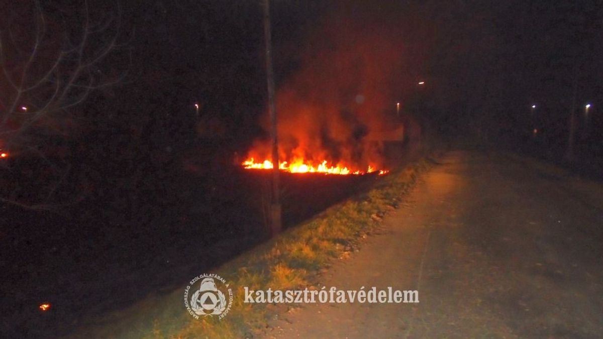 Egy tucat tűzesethez riasztották a hétvégén a baranyai lánglovagokat