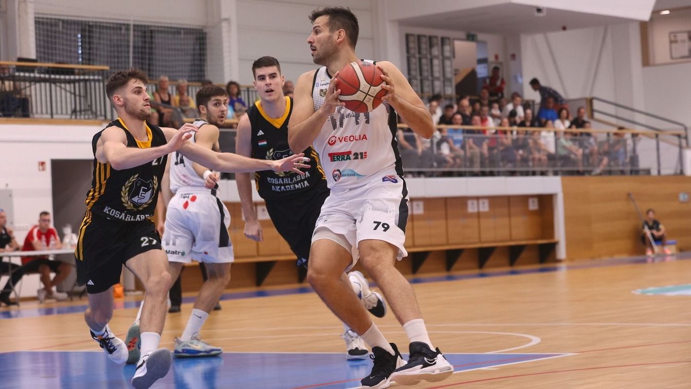 Kezdődik a nagyvadak csatája, a Panthers otthon csaphat oda