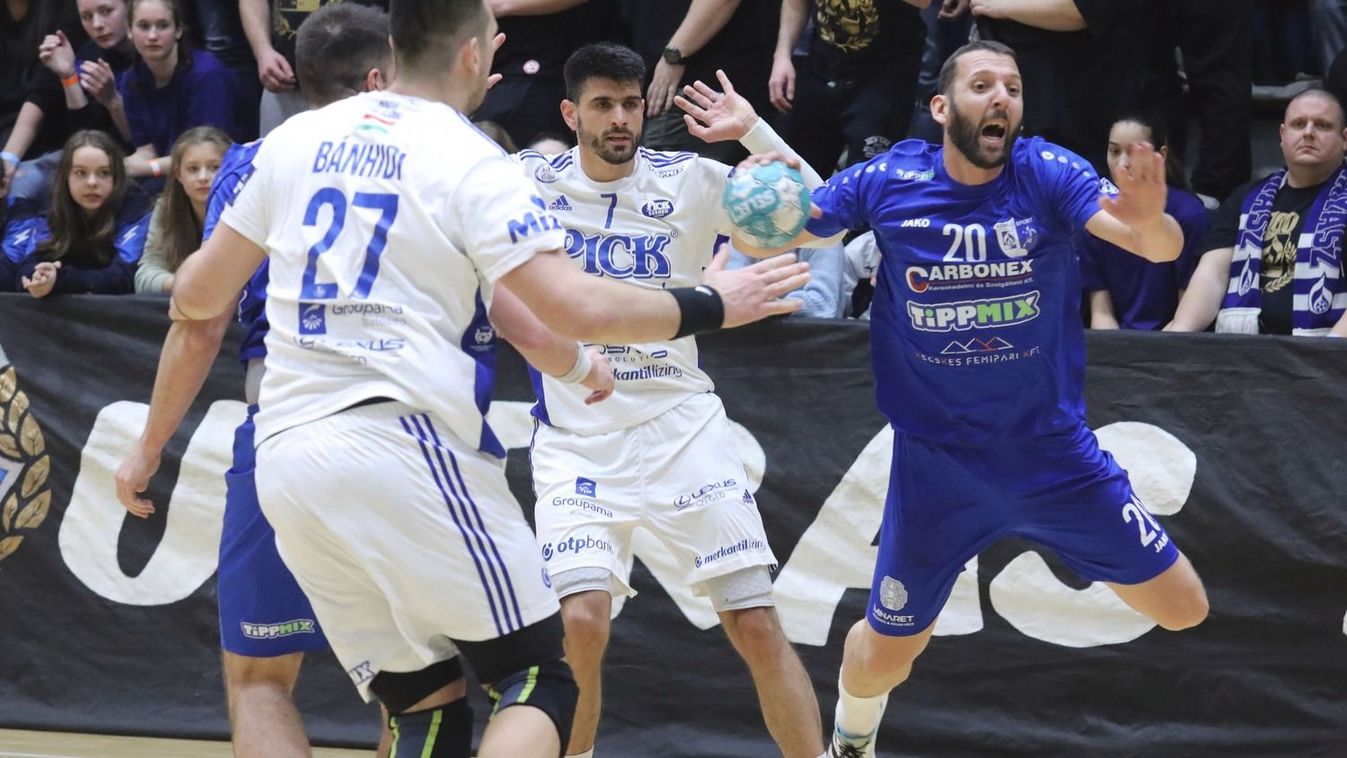 Tartóoszlopot betonozott be még egy évre a Komló