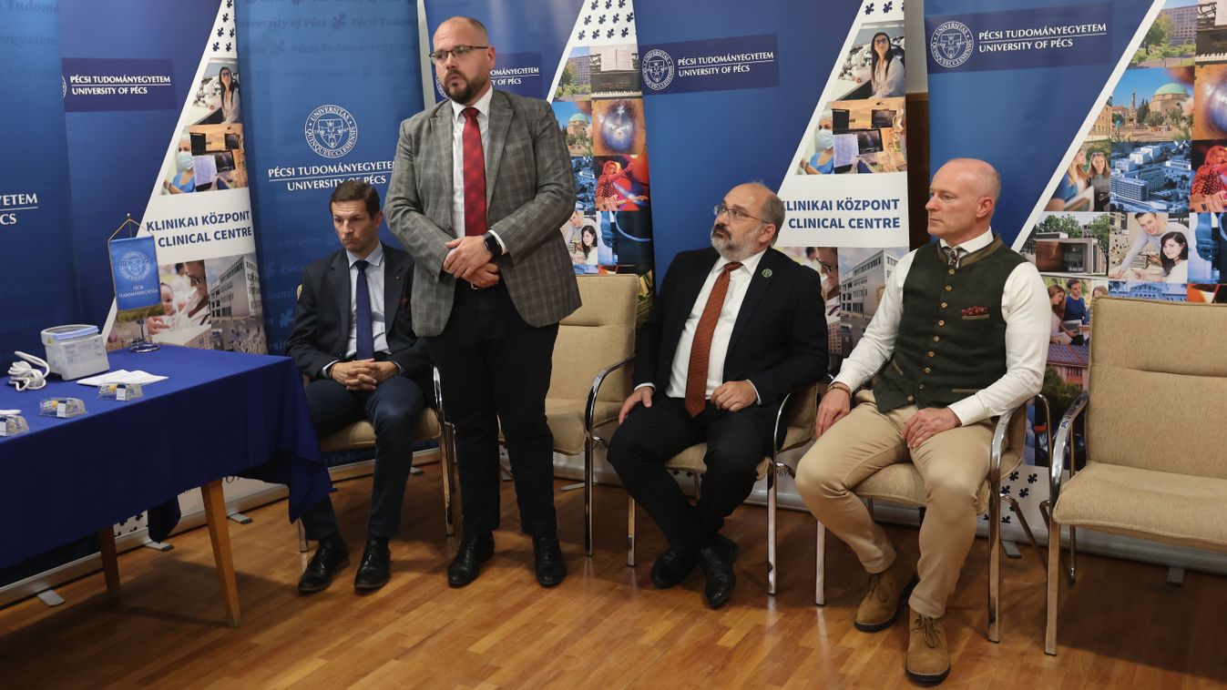A pécsi gyermekklinikát támogatták a vadászok (képek)