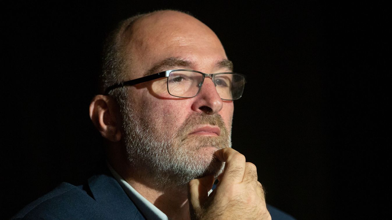 Kocsis Máté: Pikó csak kiszolgálja Gyurcsányt, és nem csinál semmit