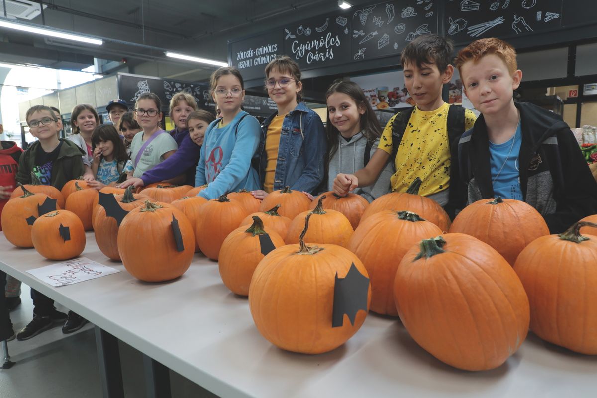 halloween, vásárcsarnok