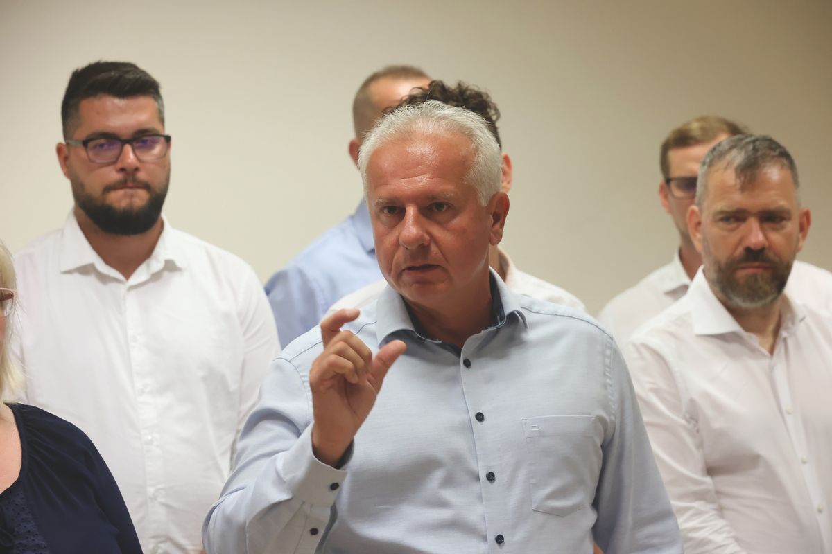 polgármester, nyugdíjas, arany
