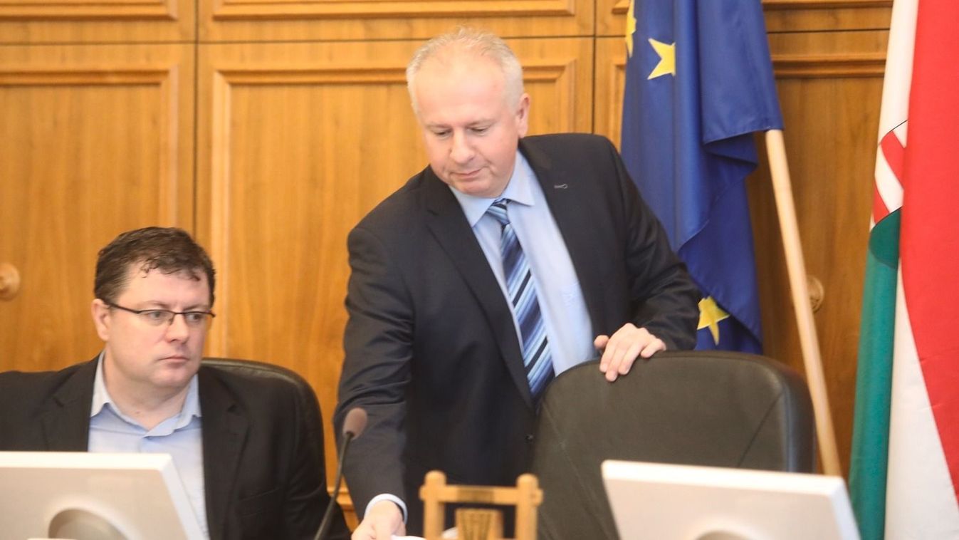 Hihetetlen: Pécsnek nincs naponta ezer forintja