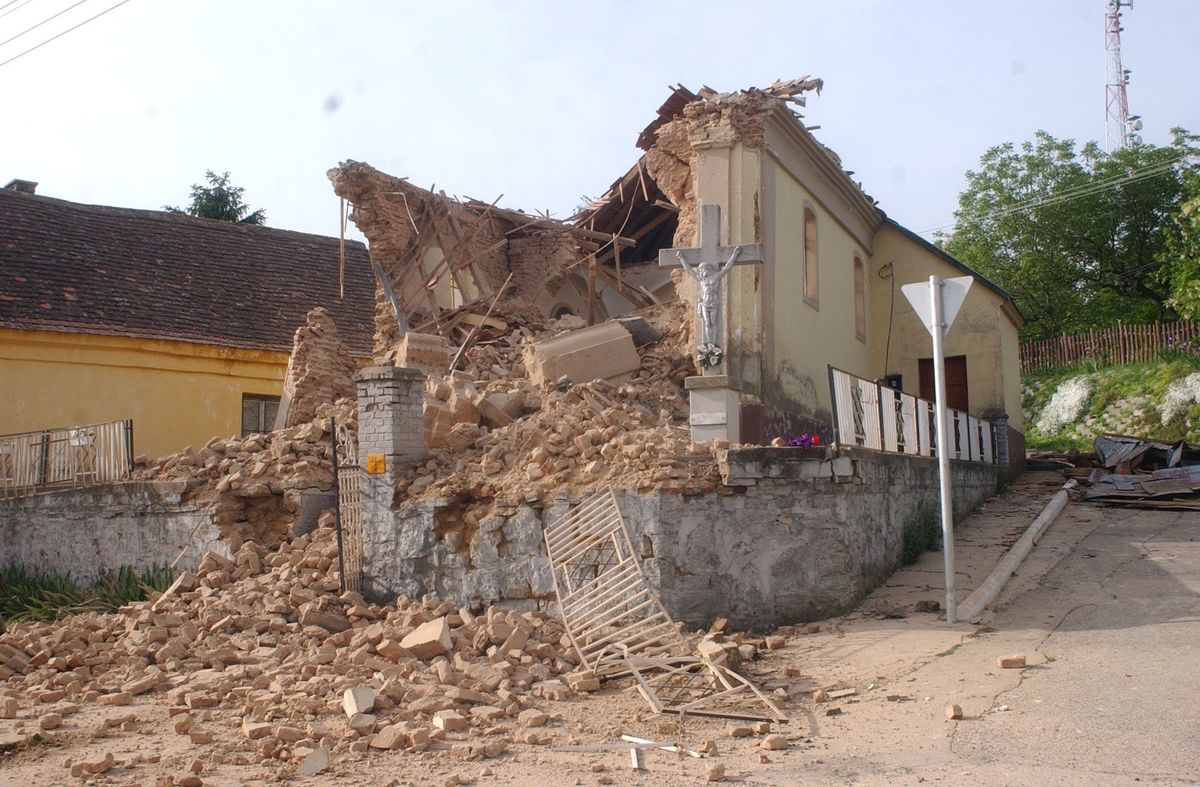 veszélyes, templom