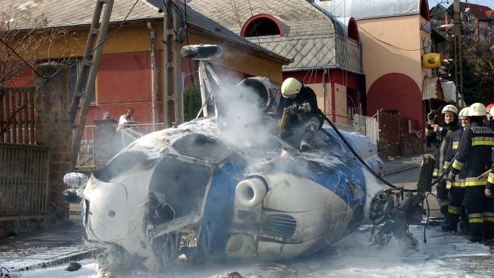 20 éve történt! Nyílt utcára csapódott egy helikopter Pécsen