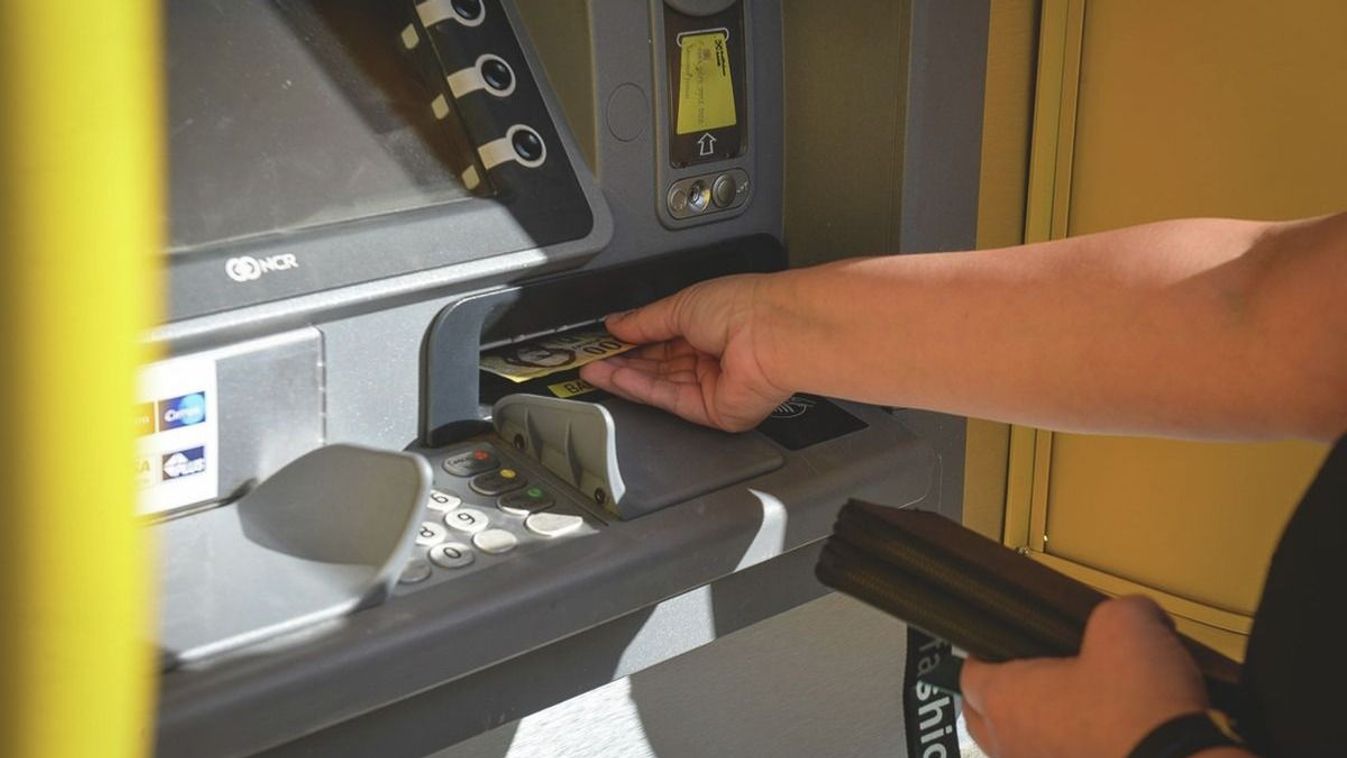 Figyelem, az egyik bank ügyfelei átmenetileg nem fognak tudni fizetni!