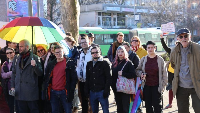 A Mecsek Áruháznál gyűlt össze a csoport a Pride-ért
