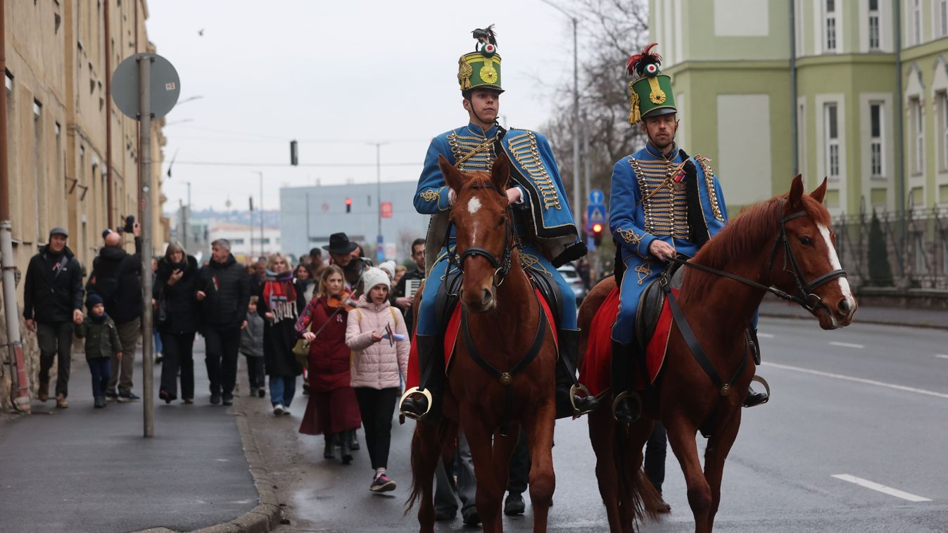 Így emlékeztek Pécsen a forradalom hőseire! (GALÉRIA, VIDEÓ)