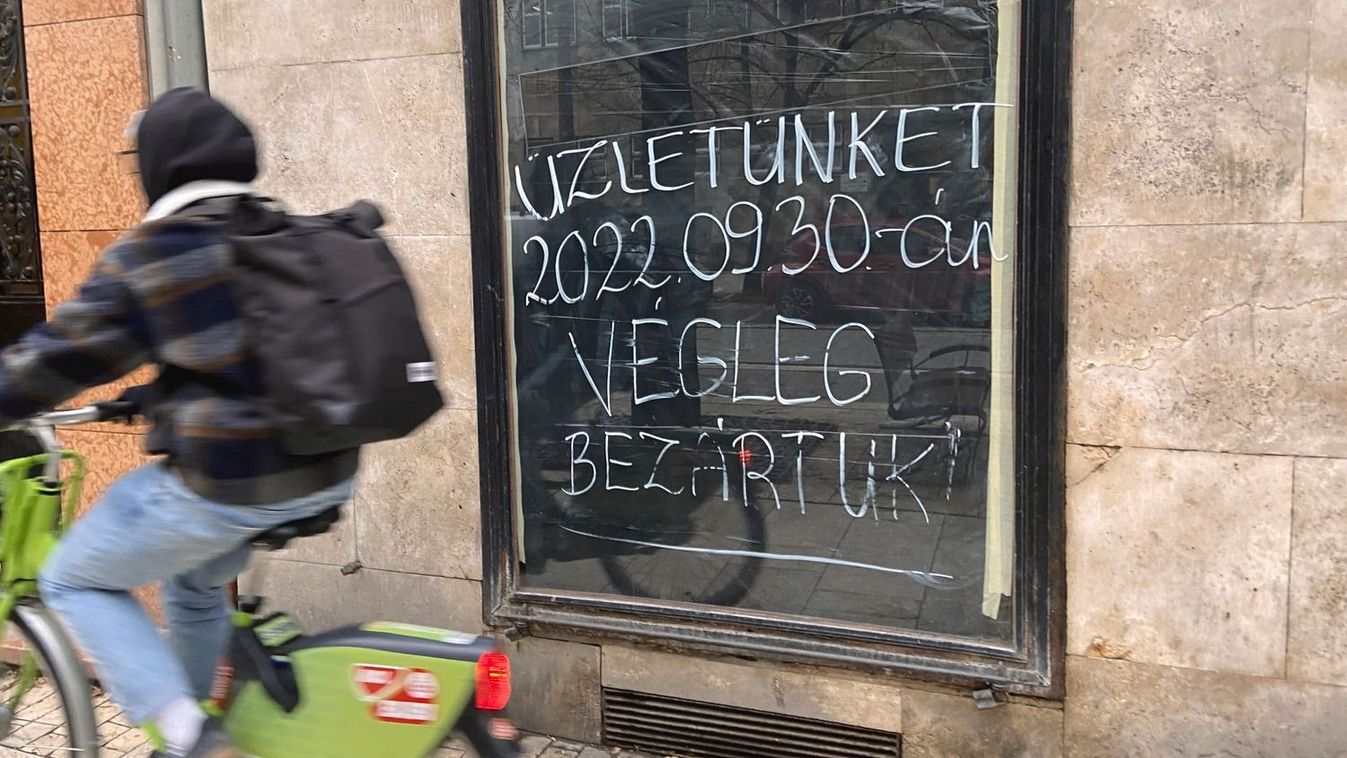 Százával tűnnek el és zárnak be a baranyai üzletek