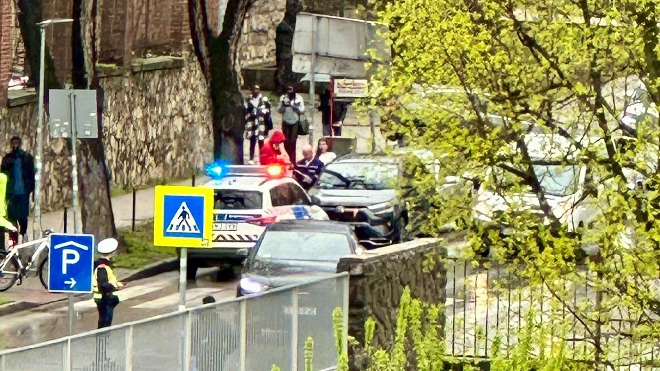 Esik és akkor most jönnek sorban a balesetek, itt az újabb!