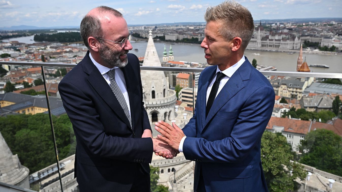 Titkos szabályzattal tartja a markában Manfred Weber Magyar Péteréket