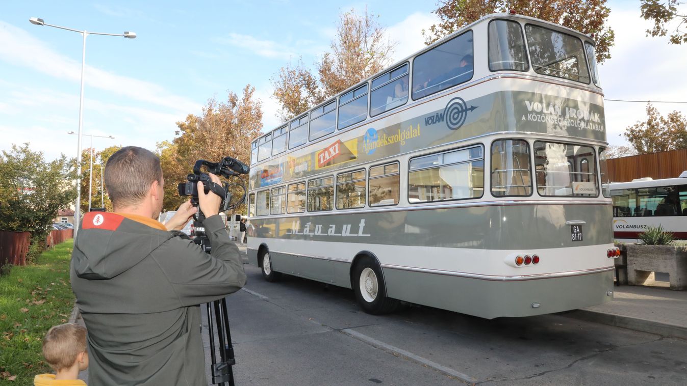 A sofőr, aki a pécsi emeletes busz megszelídítője volt