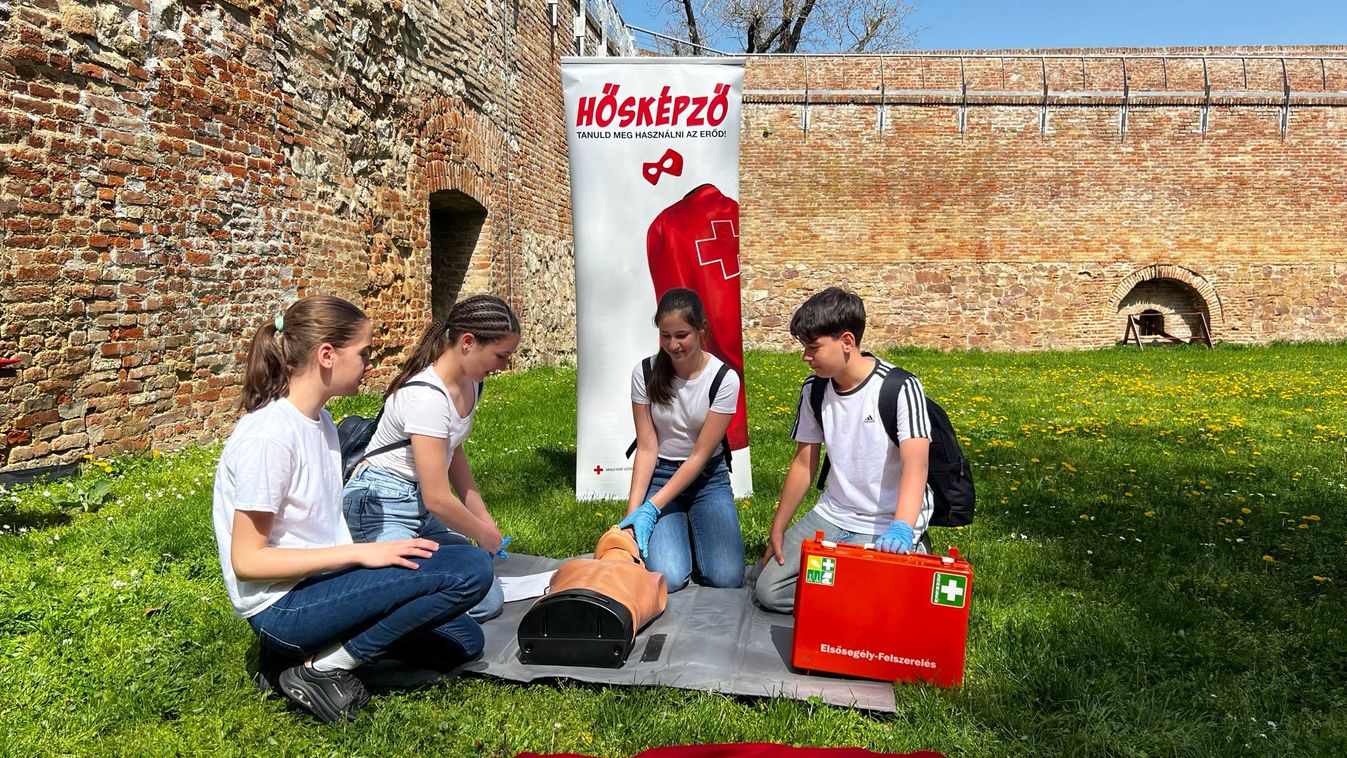 Elsősegélyt nyújtottak a várban
