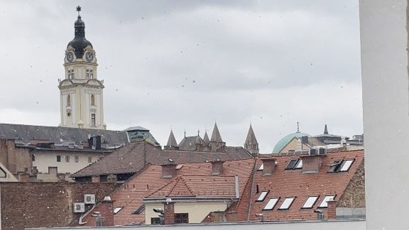 Pécsre is megjött az áprilisi havazás! (VIDEÓ)