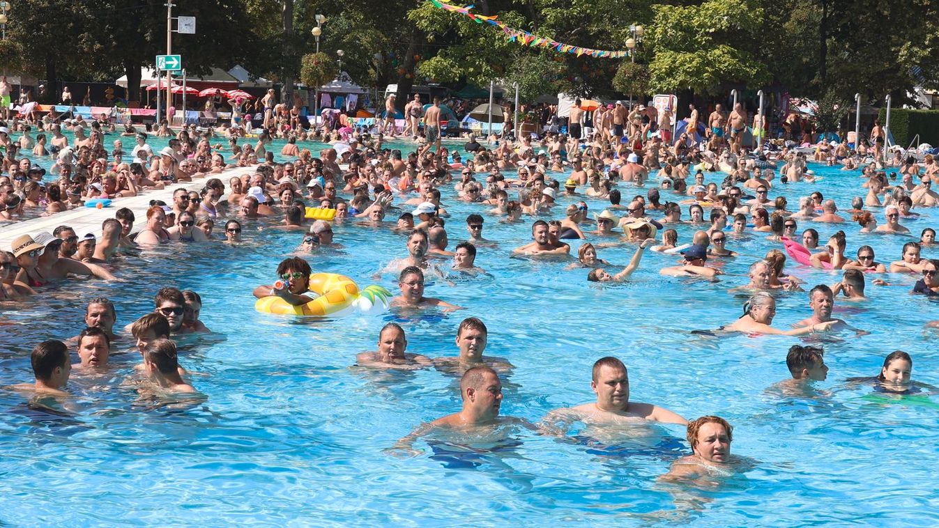 Nyitnak a strandok: mutatjuk a jegyárakat és a dátumokat