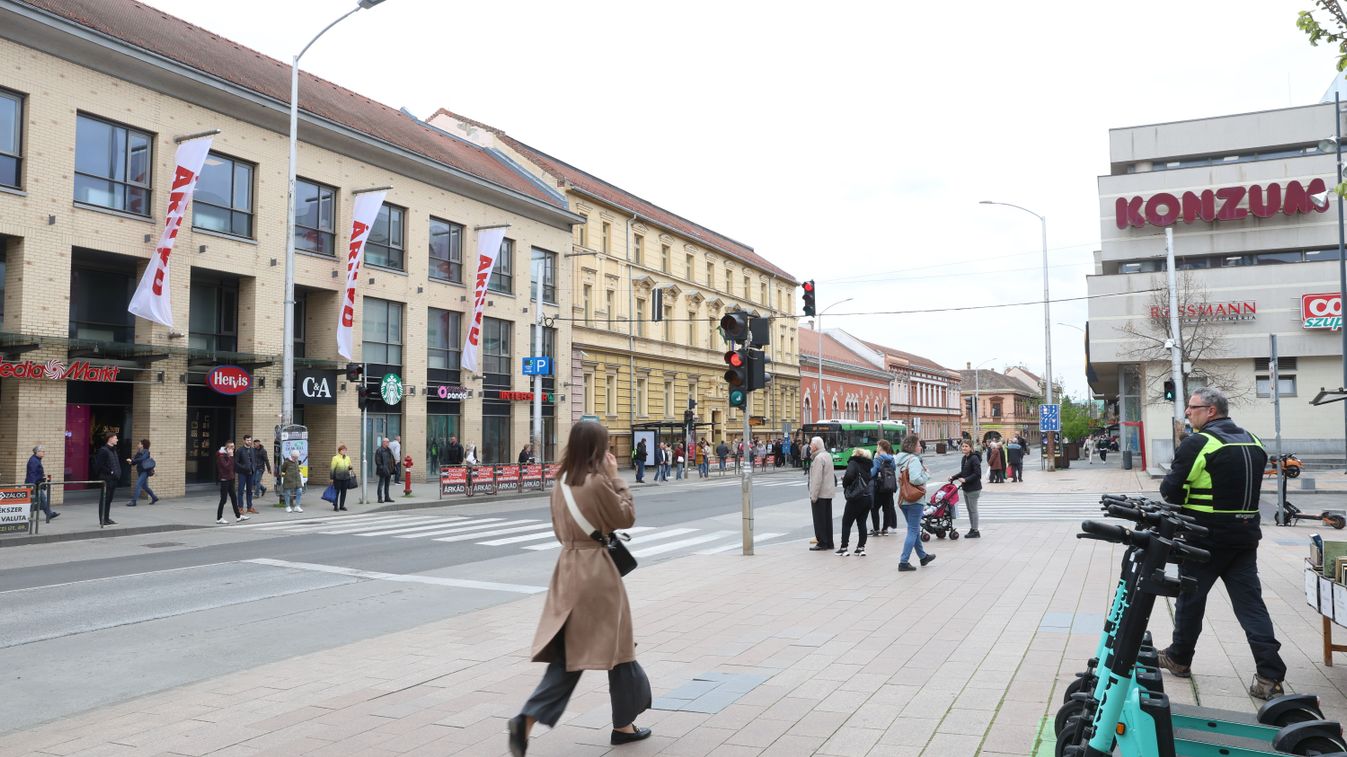 Több pécsi bevásárlóközpontban is folyamatosak az atrocitások