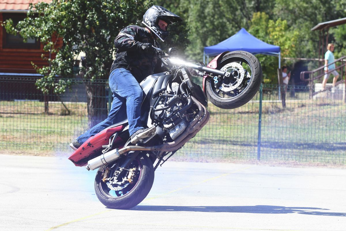 motoros baleset