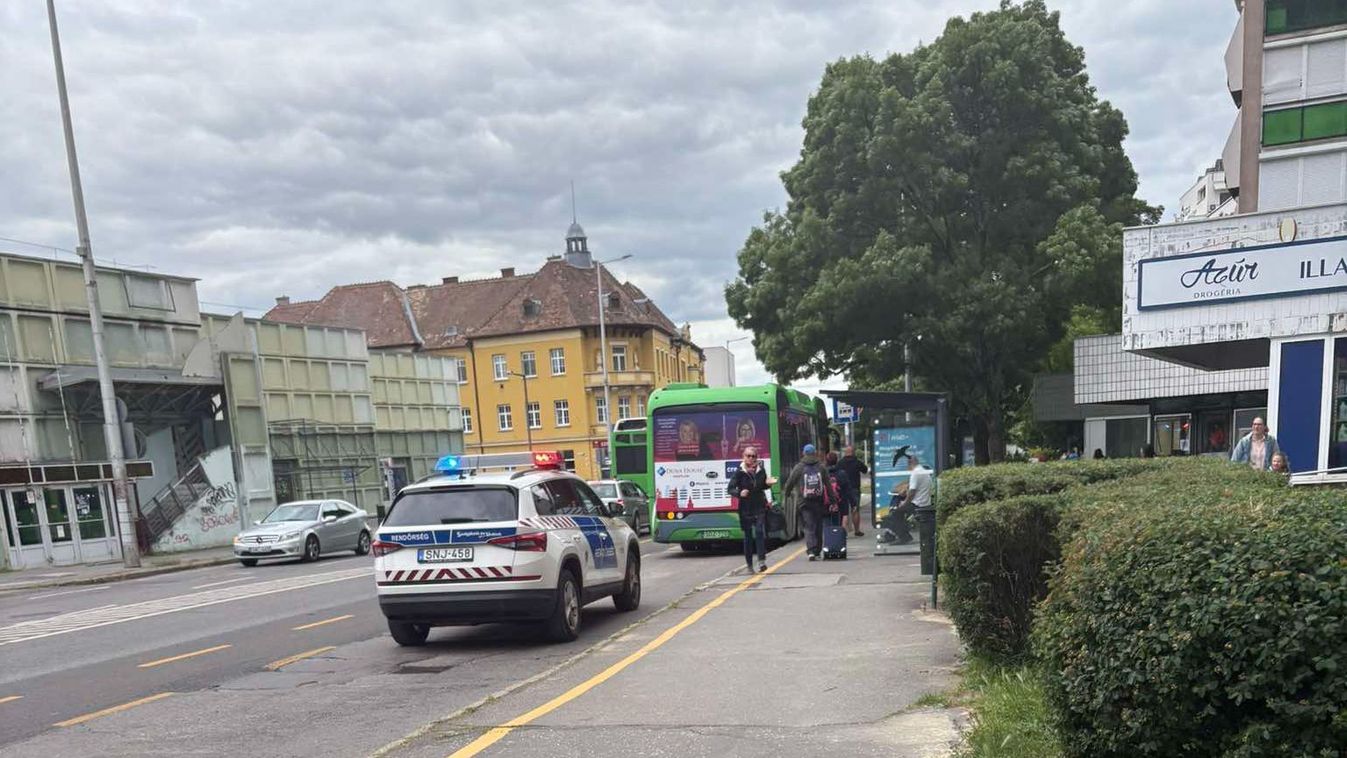 Riadalom a pécsi buszon: mentőt és rendőrt is kellett hívni – FRISSÍTVE