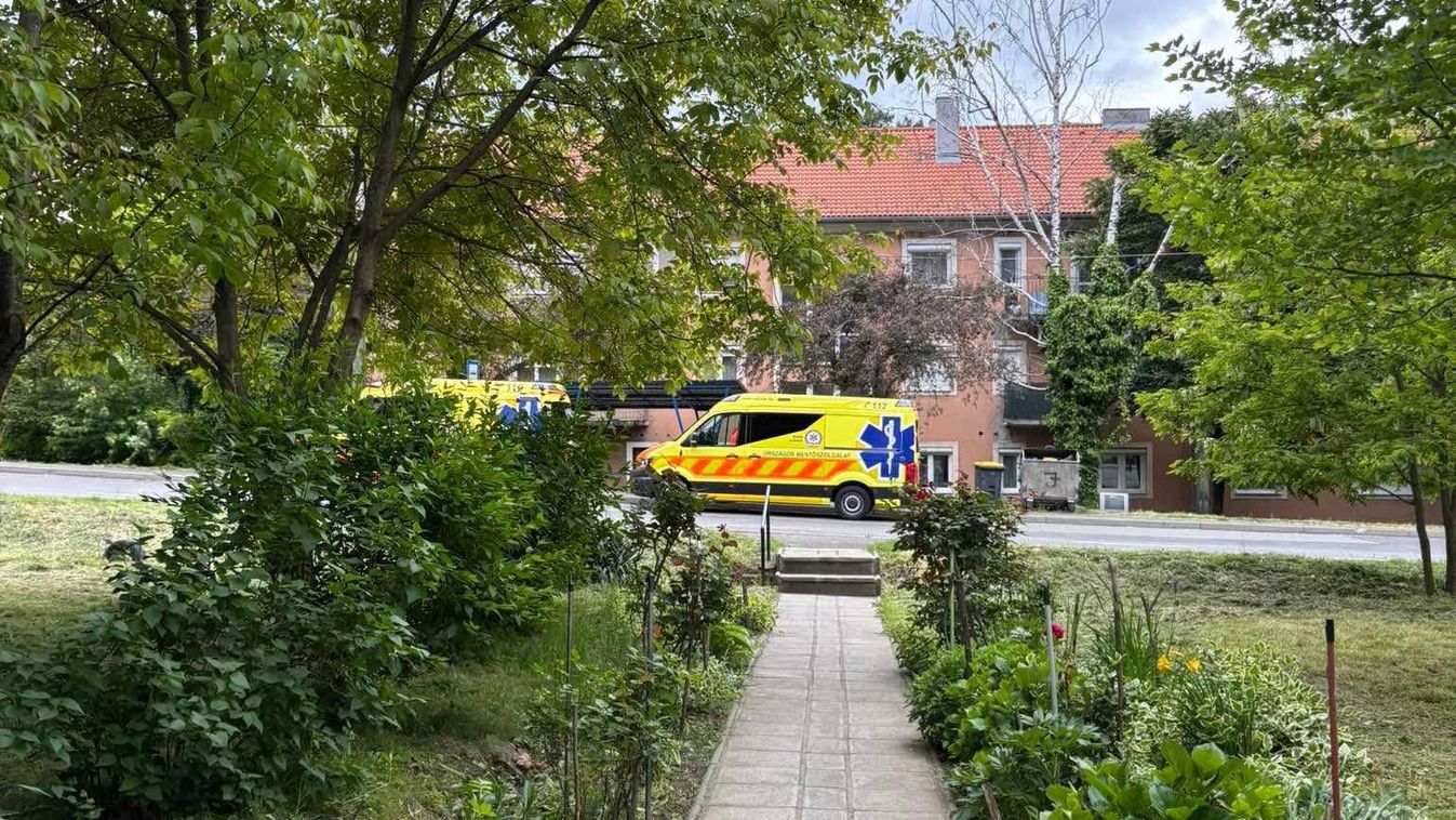 Folytatódnak a szörnyű események Komlón, több mentőautó a helyszínen