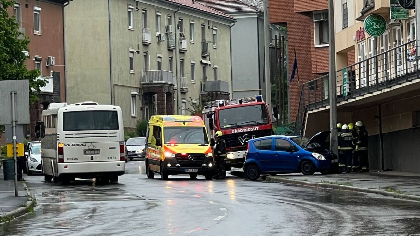Borzalmas tragédia Komlón: fényes nappal a város közepén halt meg az asszony