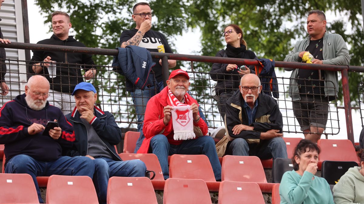 szurkoló