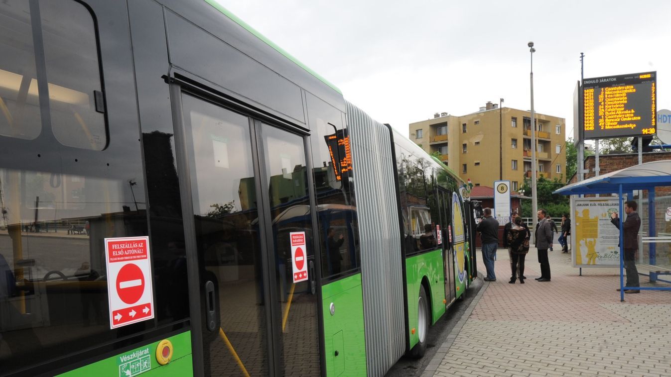 Indokolatlan fékezések miatt vannak veszélyben az utasok a pécsi járatokon