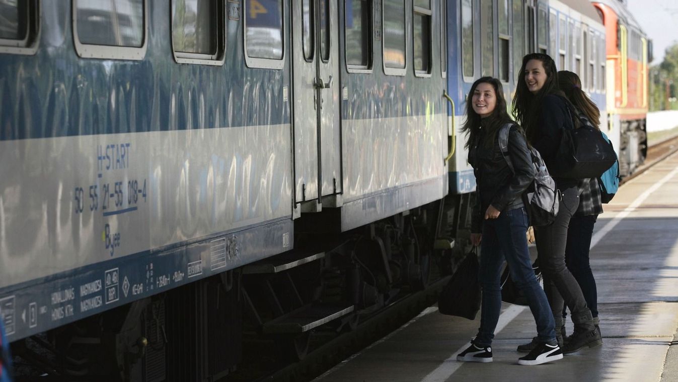 Megbénult a MÁV: nem indult vonat a vihar miatt