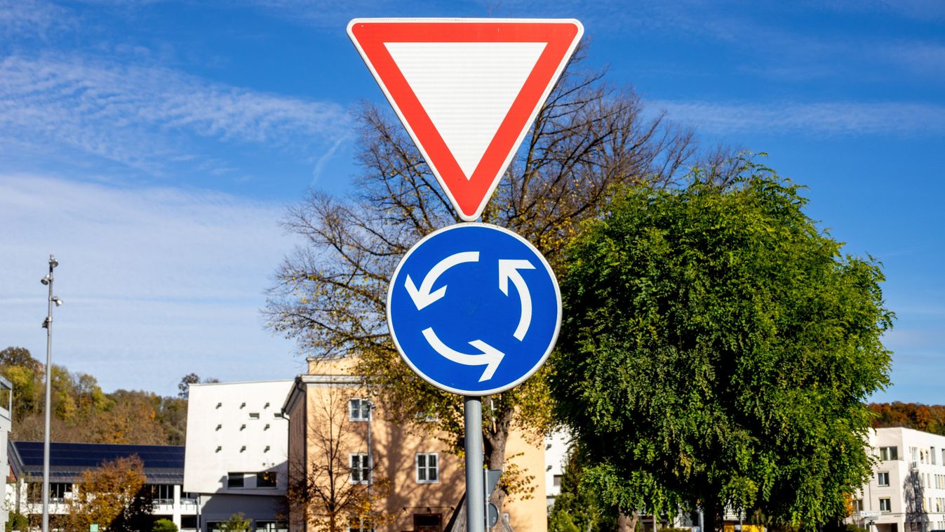 A körforgalomban kiderül, ki alkalmas az autóvezetésre és ki nem