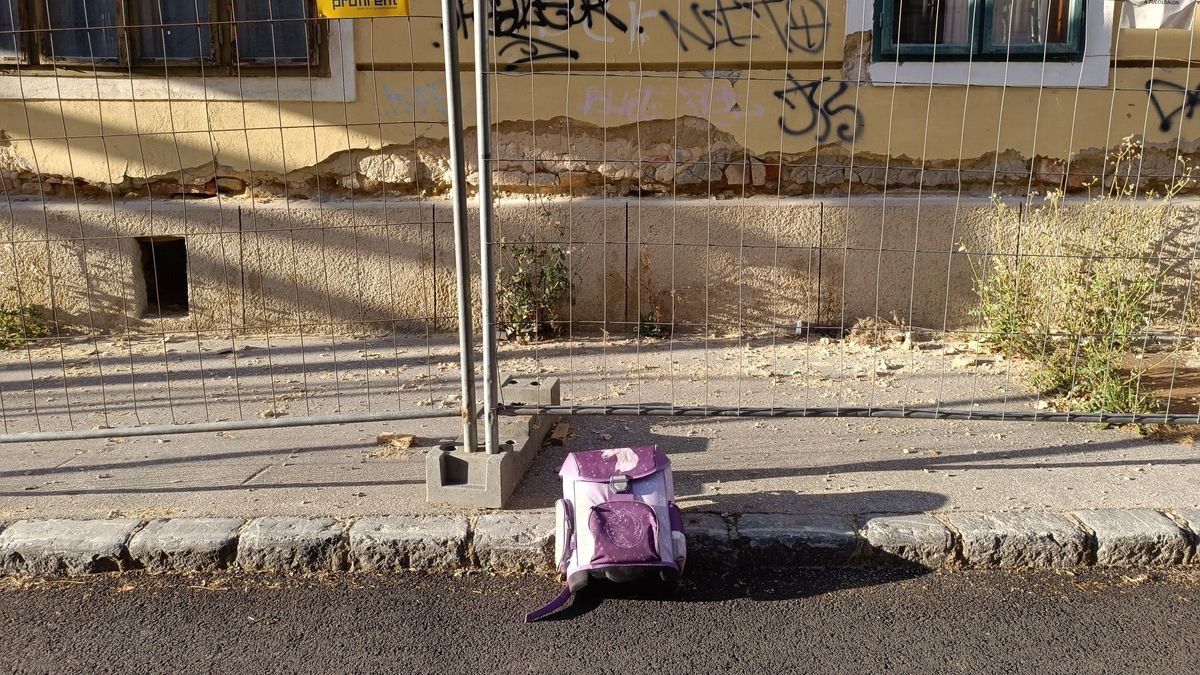Rejtélyes táskásra bukkantunk Pécs belvárosában (VIDEÓ)