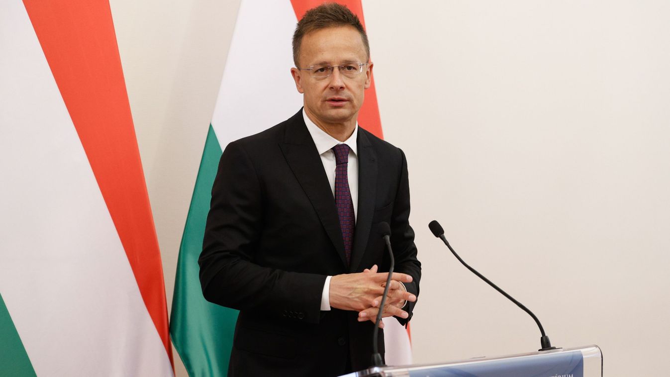 Szijjártó Péter: szurkolók, figyelem! (videó)