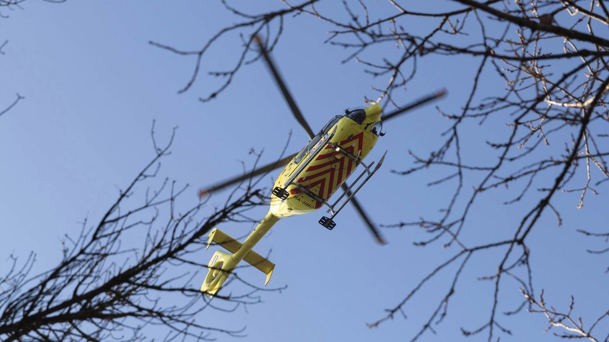 Halálos baleset Baranyában, munkában a mentőhelikopter is