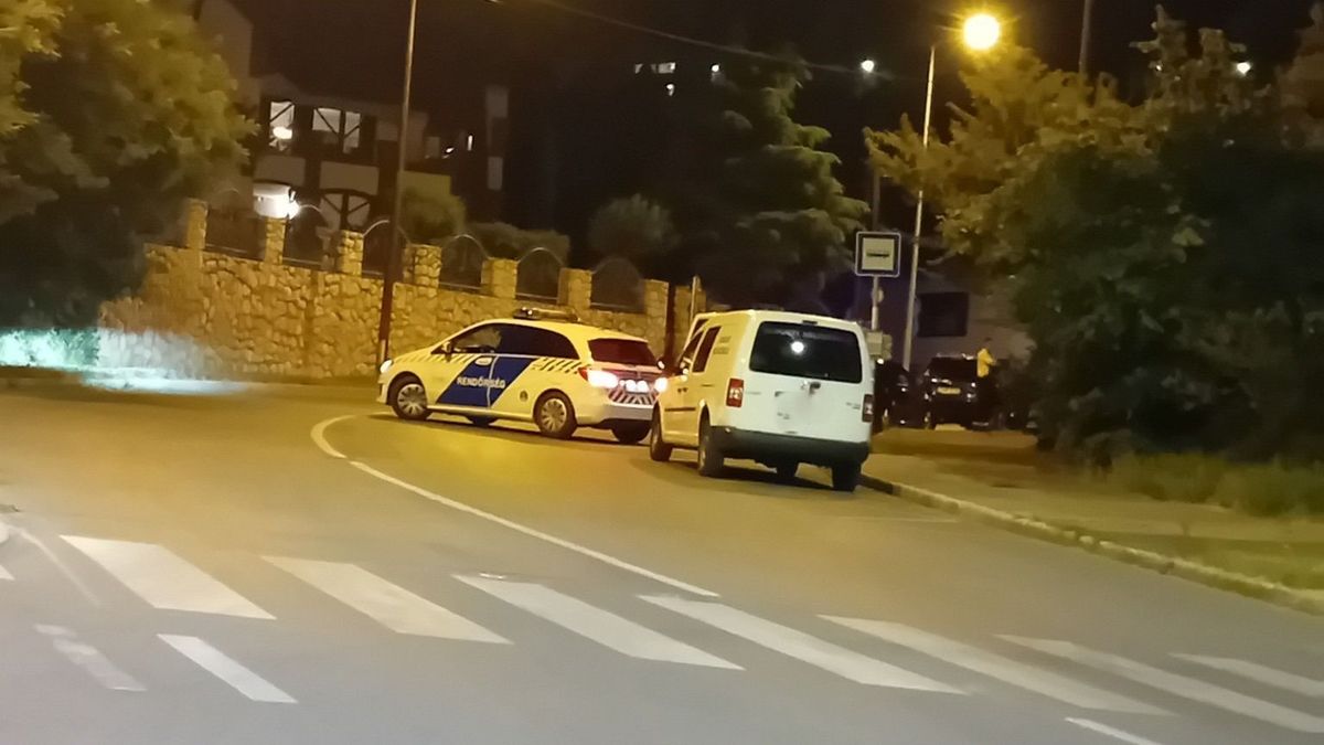 Rendkívüli: kommandósok, bűnügyi helyszínelők és mentőautó Pécsen - mi történik?