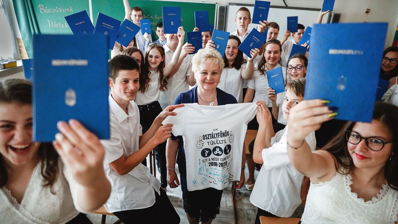 Ösztöndíj jár a legjobb bizonyítványokért