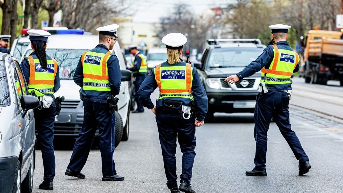 Kivonhatják az autód a forgalomból, ha nincsenek nálad ezek az eszközök