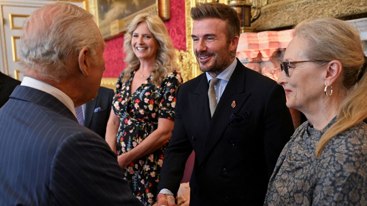 Lovagi rangra emelte a brit uralkodó David Beckhamet