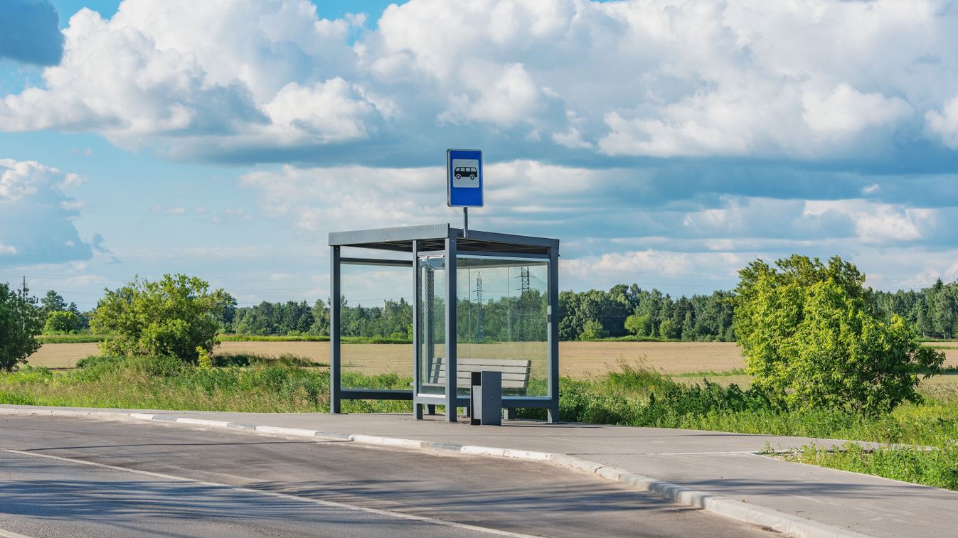 Ezek a buszmegállók újultak meg, már látni is a változást