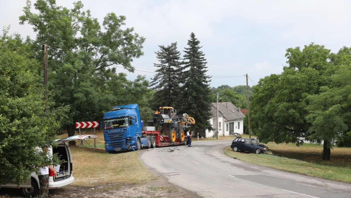 Nagyon durva baleset, mentőhelikopter is érkezett (GALÉRIA+VIDEÓK)