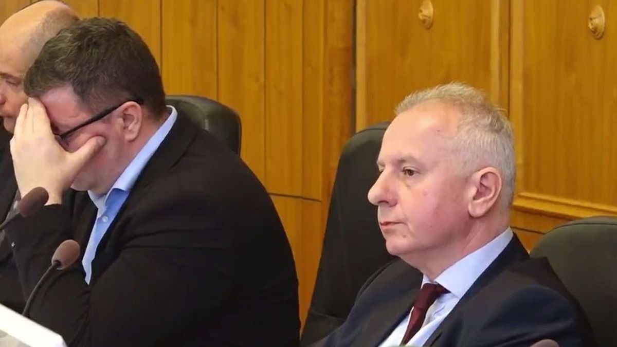 Péterffy Attila polgármester ügyei a pécsi baloldaliak sem jönbe